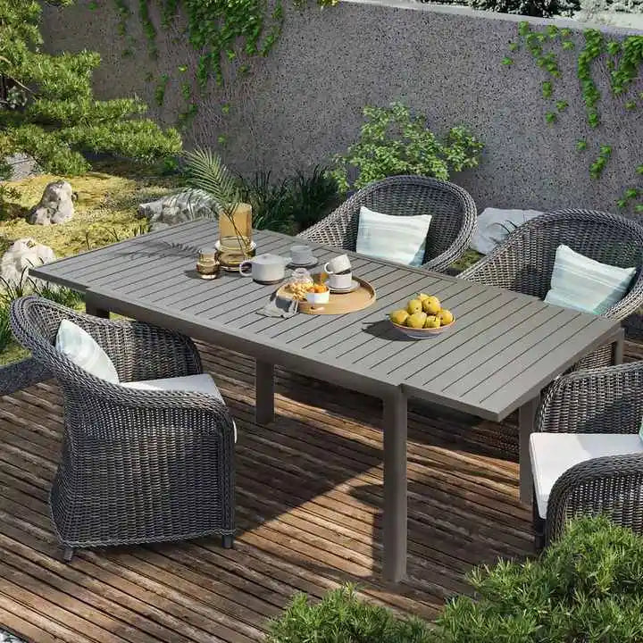 8-Seats Extendable Outdoor Dining Table
