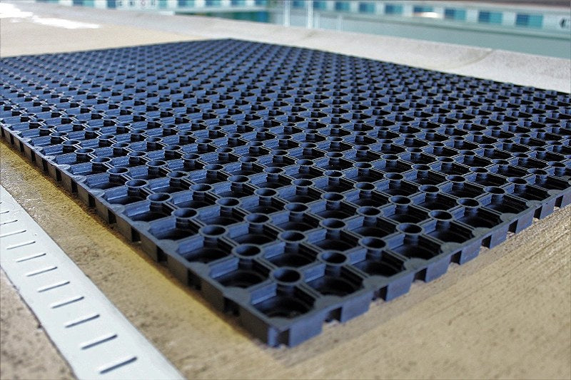 Hollow Drainage Rubber Floor Mat - Medium
